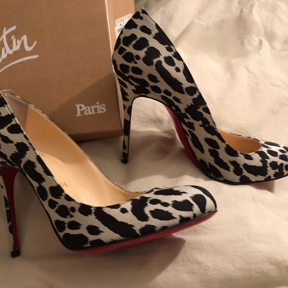 Christian Louboutin- Sz 7 - Animal print